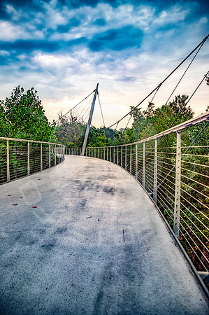 GVL_LibertyBridge_Strolling